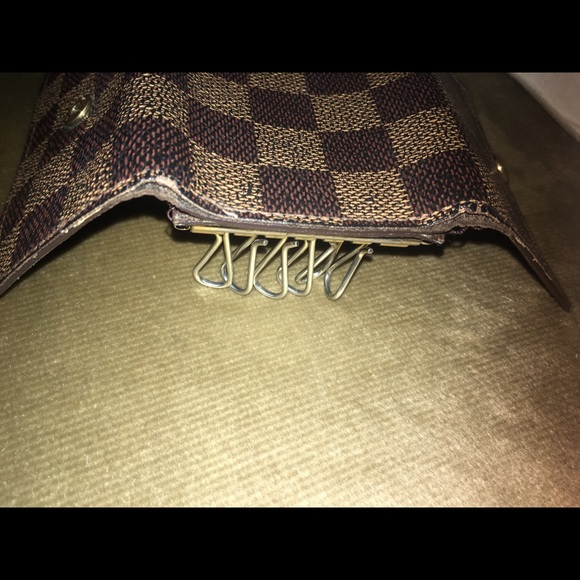 Louis Vuitton Key Holder - Picture 3 of 6